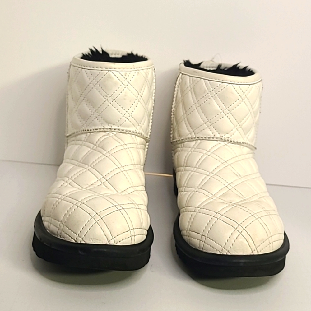 Women's UGG White Winter Ankle Boots